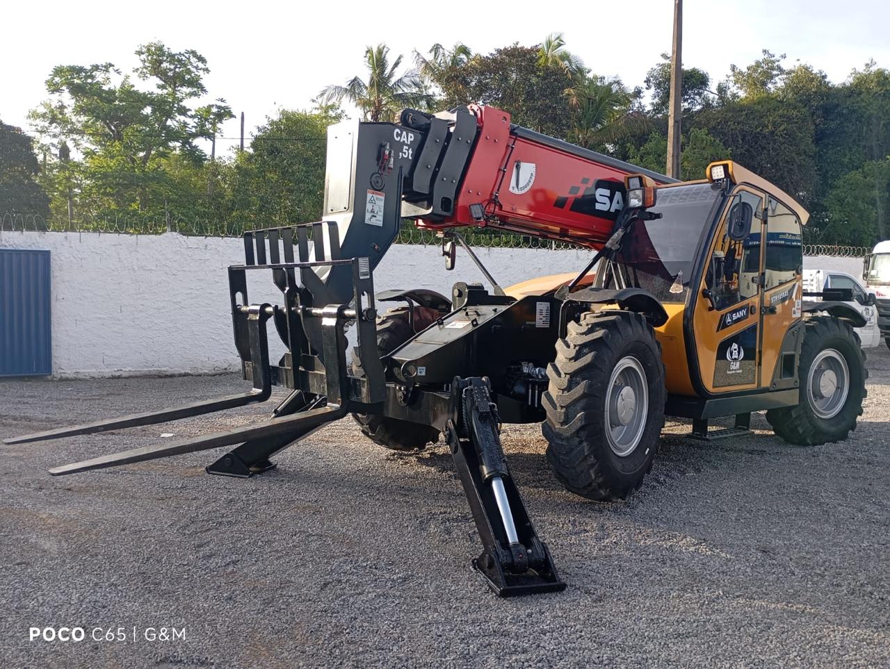 Equipamento da frota GM Transportes em operação