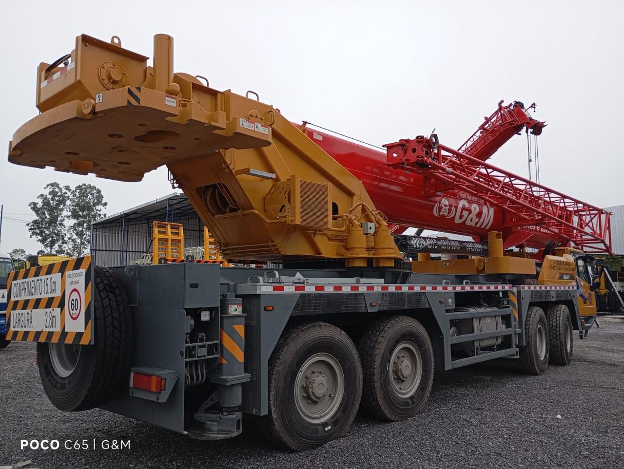 Equipamento da frota GM Transportes em operação
